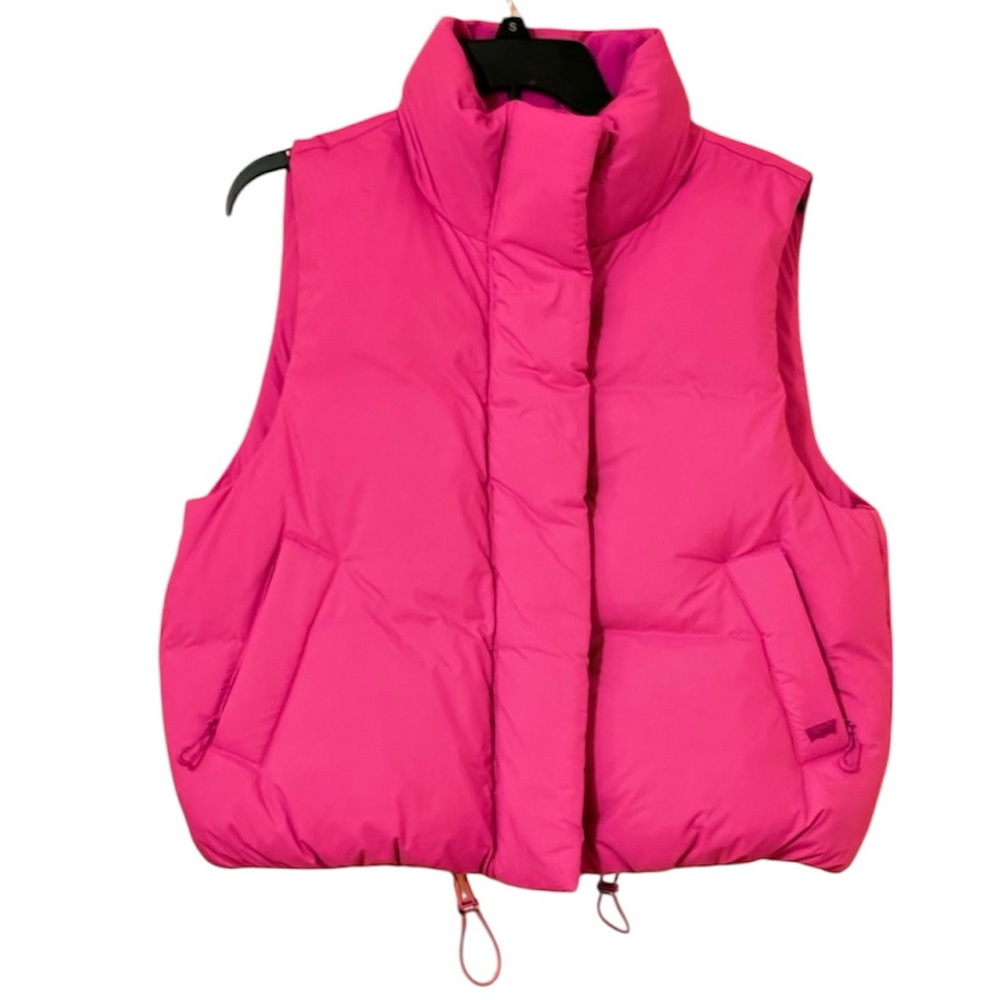 Levi’s Performance RDS Down Puffer Vest Hot Pink Water Repellent Size M NWT